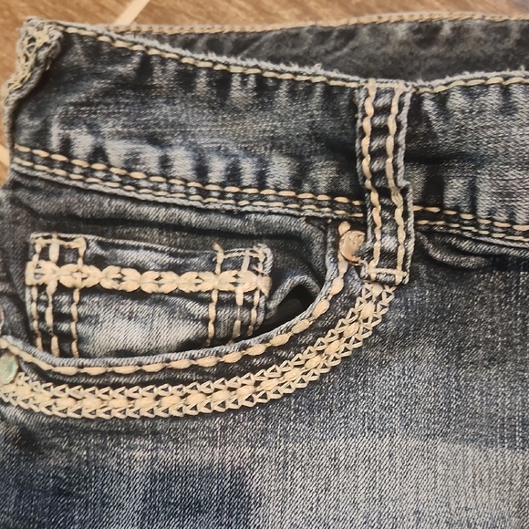 Womens Maurices Blue Cropped Ankle Jeans with Distressed Look Size 10 - Picture 3 of 4